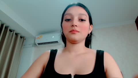 Sarahs Room online show from 01.05.25