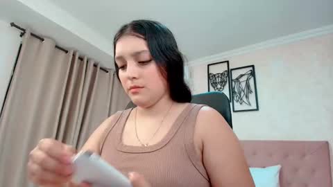 Sarahs Room online show from 09.19.25
