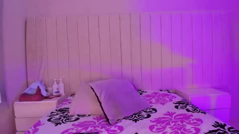 im olivia IG littleolivia01 online show from 10.22.25