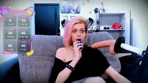 Snapshot of littlepinkcat chatting on 10.06.25 Felix online show from 10.06.25