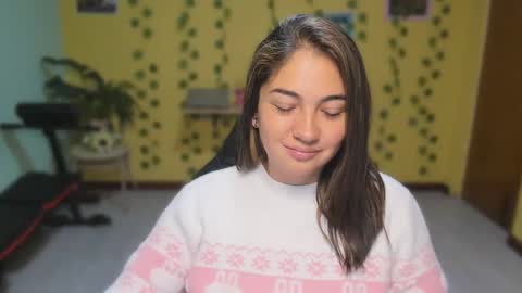 Snapshot of littleprety6969 chatting on 04.02.26 Mia Wednesday to Sunday 730 am to 1030 am Colombian Hour D online show from 04.02.26