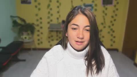 Snapshot of littleprety6969 chatting on 04.09.26 Mia Wednesday to Sunday 730 am to 1030 am Colombian Hour D online show from 04.09.26