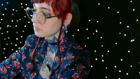 Snapshot of littlespacemouse chatting on 12.23.24 Niki free tg channel with some photos gifs and info about streams online show from 12.23.24