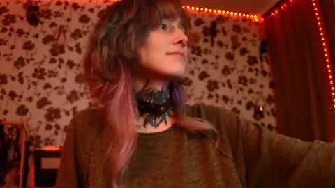 Snapshot of littlespacemouse chatting on 09.12.25 Niki free tg channel with some photos gifs and info about streams online show from 09.12.25