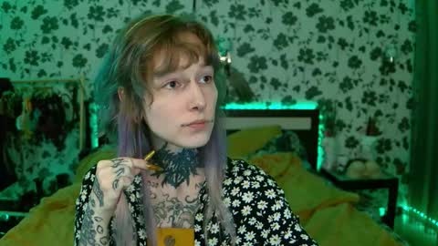 Snapshot of littlespacemouse chatting on 09.15.25 Niki free tg channel with some photos gifs and info about streams online show from 09.15.25