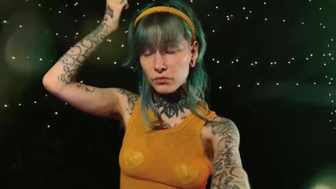 Niki  free tg channel with some photos gifs and info about streams  online show from 12.04.25