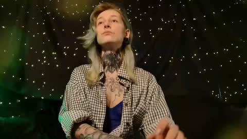 Niki  free tg channel with some photos gifs and info about streams  online show from 01.18.26