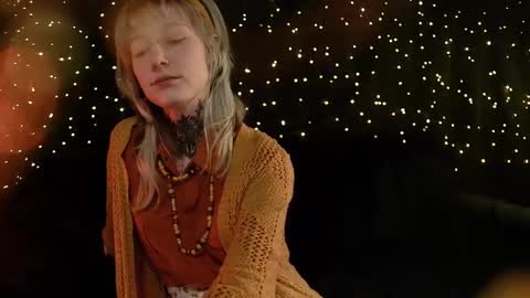 Snapshot of littlespacemouse chatting on 02.22.26 Niki free tg channel with some photos gifs and info about streams online show from 02.22.26