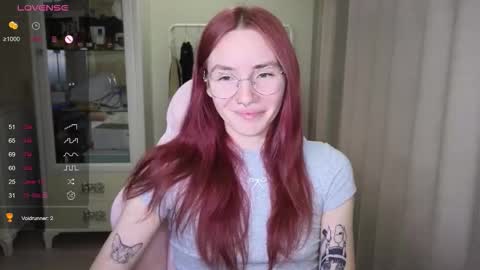 Snapshot of littlevildevil chatting on 09.29.25 Eliana online show from 09.29.25