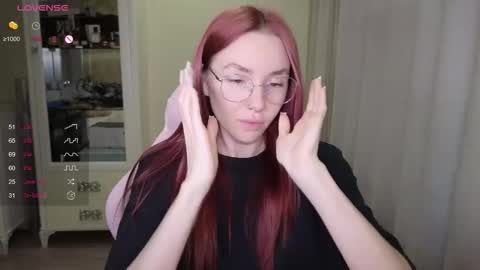 Snapshot of littlevildevil chatting on 09.30.25 Eliana online show from 09.30.25