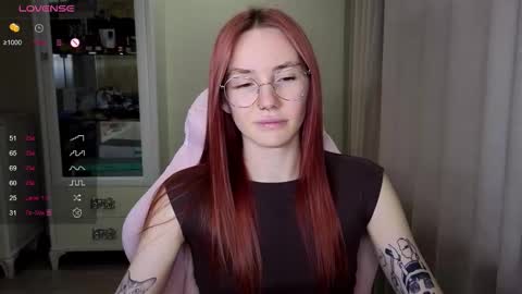 Snapshot of littlevildevil chatting on 10.21.25 Eliana online show from 10.21.25