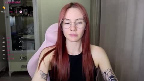 Snapshot of littlevildevil chatting on 10.22.25 Eliana online show from 10.22.25