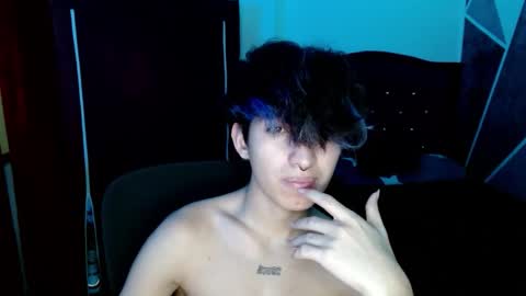 Snapshot of littlextrem chatting on 10.09.25 Eros online show from 10.09.25