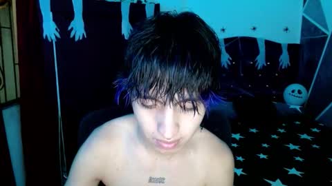 Snapshot of littlextrem chatting on 10.27.25 Eros online show from 10.27.25