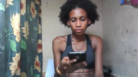 Snapshot of littleyanah chatting on 01.19.26 yanah online show from 01.19.26