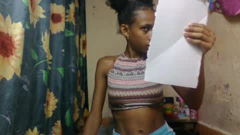 Snapshot of littleyanah chatting on 02.26.26 yanah online show from 02.26.26