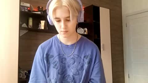 Nora online show from 09.12.25