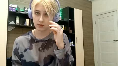 Nora online show from 09.14.25