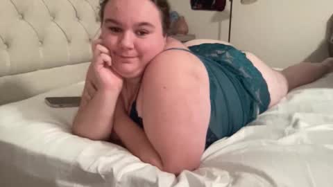 livingresidence135 online show from 11.05.25