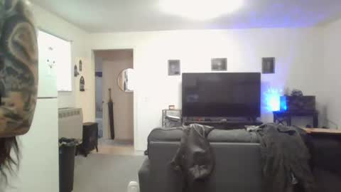 Snapshot of livmirage chatting on 10.11.25 Liv Mirage online show from 10.11.25