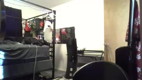 Snapshot of livmirage chatting on 10.29.25 Liv Mirage online show from 10.29.25