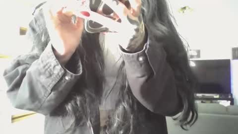 Snapshot of livmirage chatting on 11.08.25 Liv Mirage online show from 11.08.25