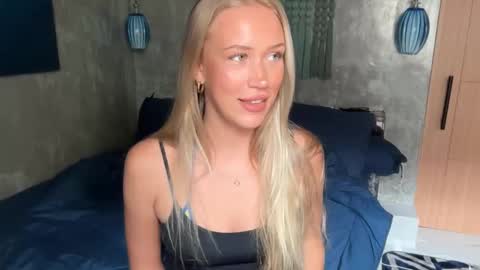 Snapshot of livslifee chatting on 02.09.26 olivia online show from 02.09.26