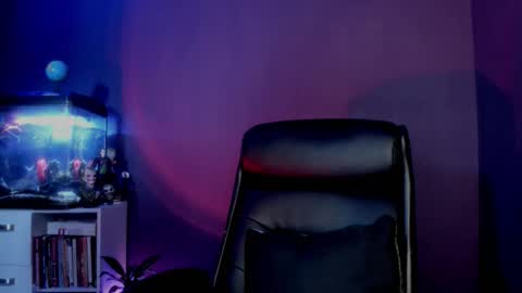 Snapshot of lixrose chatting on 12.16.25 LixRose online show from 12.16.25