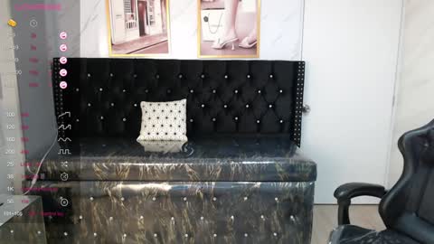 Snapshot of liz25_b chatting on 01.09.25 Liz online show from 01.09.25