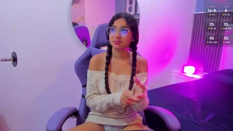 Snapshot of liz__cute chatting on 10.03.25 Lizeth online show from 10.03.25