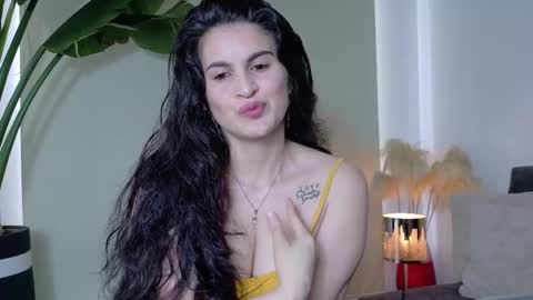 Snapshot of liz_devine chatting on 10.12.25 liz online show from 10.12.25