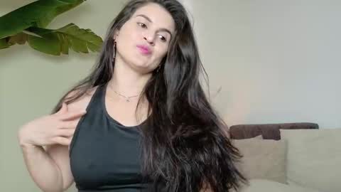 Snapshot of liz_devine chatting on 10.31.25 liz online show from 10.31.25