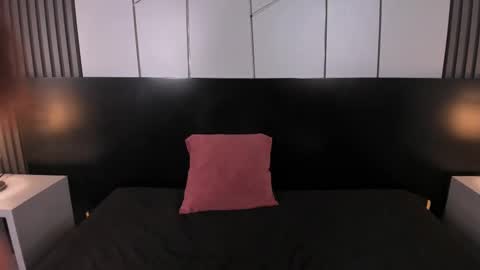 Snapshot of liz_goth chatting on 02.21.25 Liz online show from 02.21.25