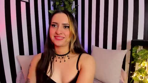 Snapshot of liz_goth chatting on 10.23.25 Liz online show from 10.23.25