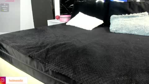 Liz  online show from 01.12.25