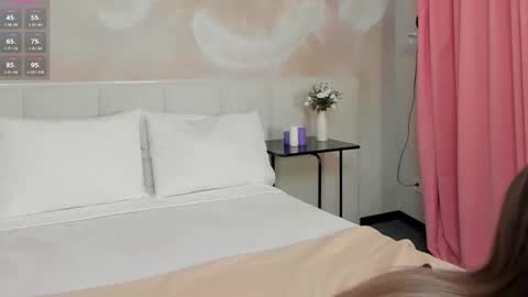 Snapshot of lizaloststar chatting on 10.23.25 lizaloststar online show from 10.23.25