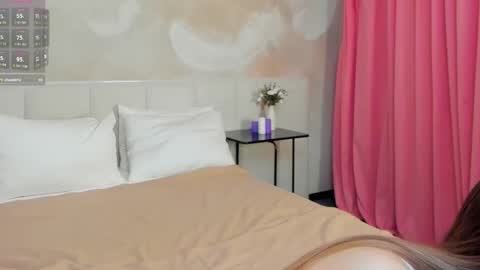 Snapshot of lizaloststar chatting on 10.31.25 lizaloststar online show from 10.31.25