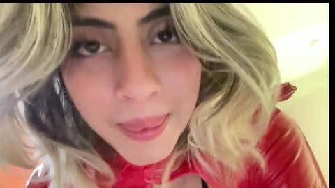 Snapshot of lizambarr chatting on 11.29.25 Lizeth online show from 11.29.25