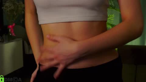 Snapshot of lizbethcoll chatting on 12.14.24 Sunnheart online show from 12.14.24