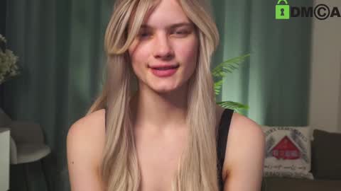 Snapshot of lizbethcoll chatting on 02.01.25 Sunnheart online show from 02.01.25