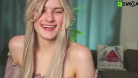 Snapshot of lizbethcoll chatting on 02.10.25 Sunnheart online show from 02.10.25