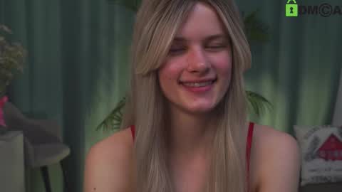 Snapshot of lizbethcoll chatting on 02.25.25 Sunnheart online show from 02.25.25