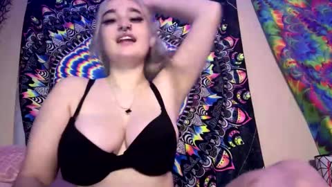 Snapshot of lizz44887 chatting on 02.08.25 Lizz online show from 02.08.25