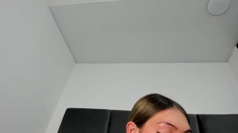 lizz_luna online show from 10.17.25