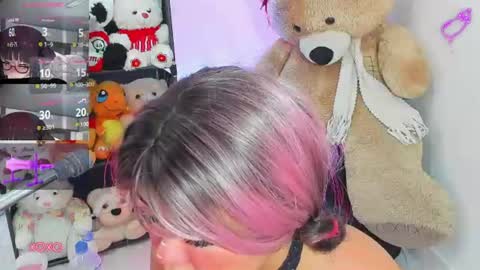 Snapshot of lizz_tender chatting on 06.18.26 Lizz online show from 06.18.26