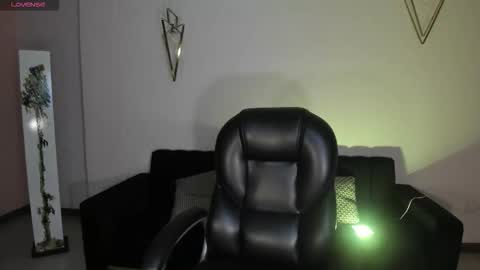 Lizz online show from 11.25.25