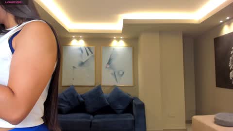 Lizzi  online show from 01.07.25