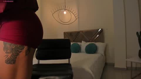 Snapshot of lizzhamilton_ chatting on 10.18.25 Lizzi online show from 10.18.25