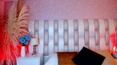 LIZZI online show from 10.24.25