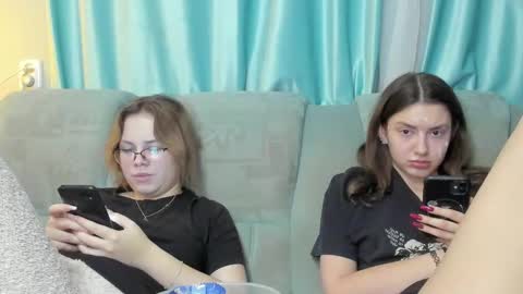 lizzi_muur online show from 12.12.24